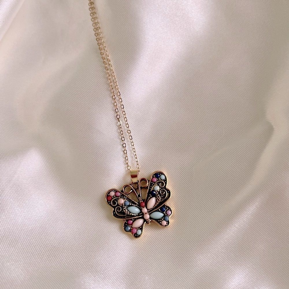 5/$25 BUTTERFLY NECKLACE - Picture 5 of 6